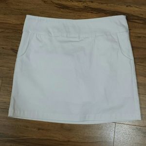 Zac &Rachel white skort w/pockets Size 10